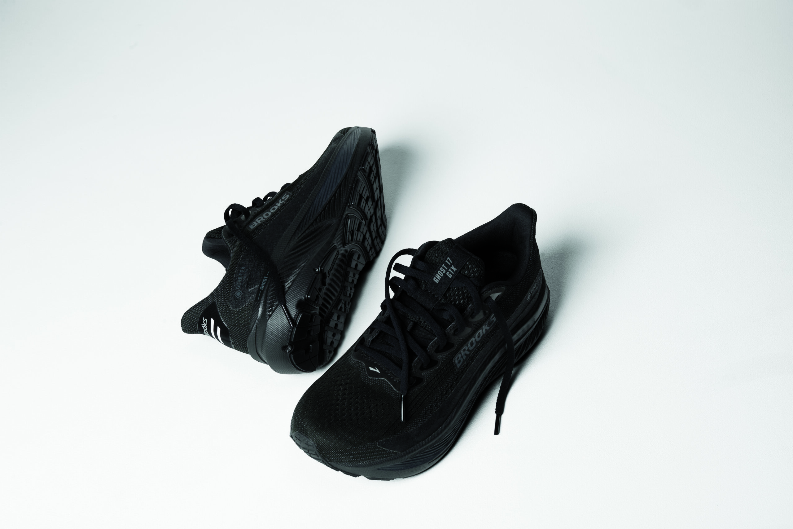 120451_020_Y_Ghost_17_GTX BROOKS Ghost 17 GTX Meudon Running Company